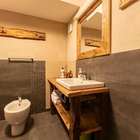 La Stazione Dell'acqua 3* Introd